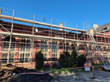 Remont dachu hali maszyn, rozpoczęte prace