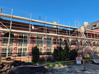 Remont dachu hali maszyn, rozpoczęte prace