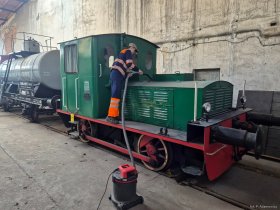 Dzień wolontariacki - sprzątanie hali